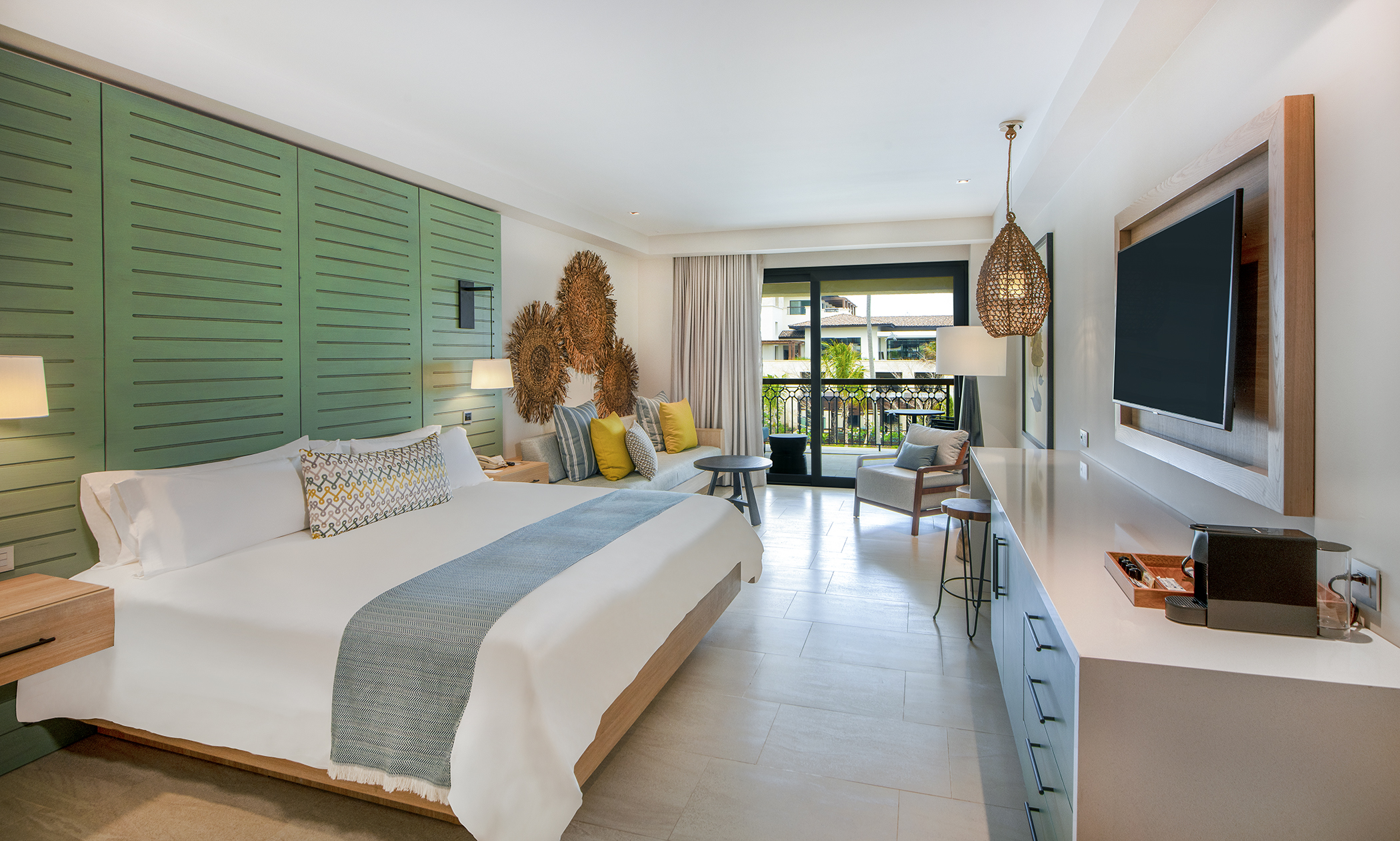 Resort King - Tropical Junior Suite