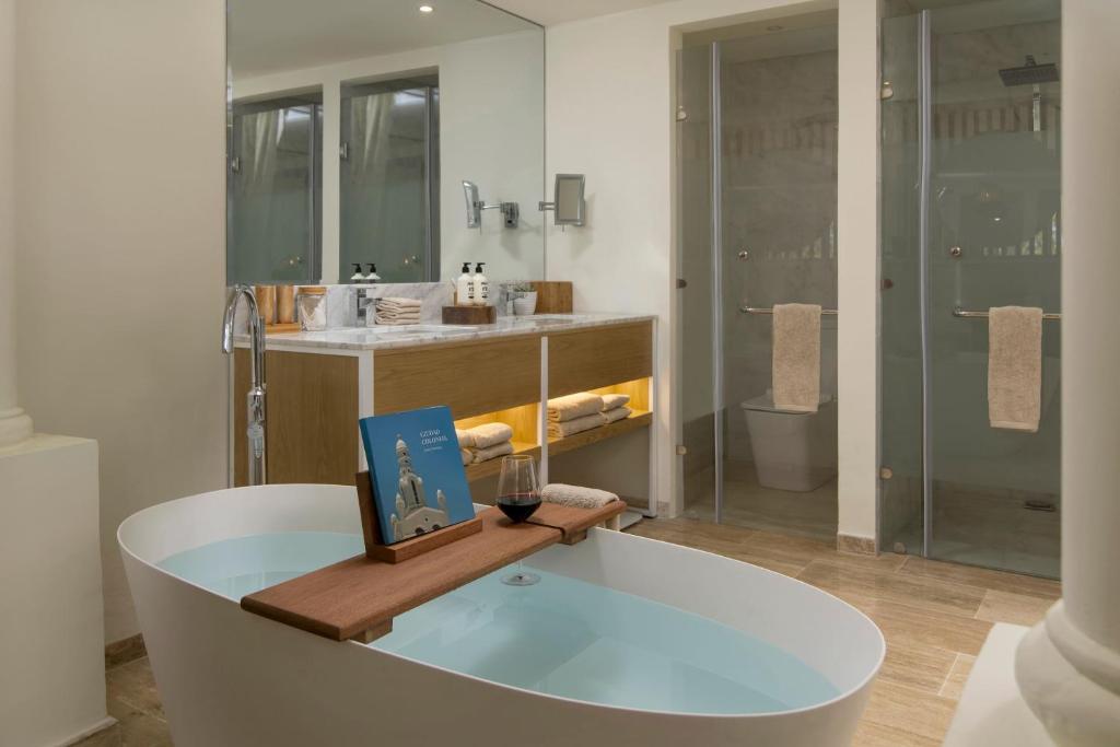 Master Suite Swim-Up